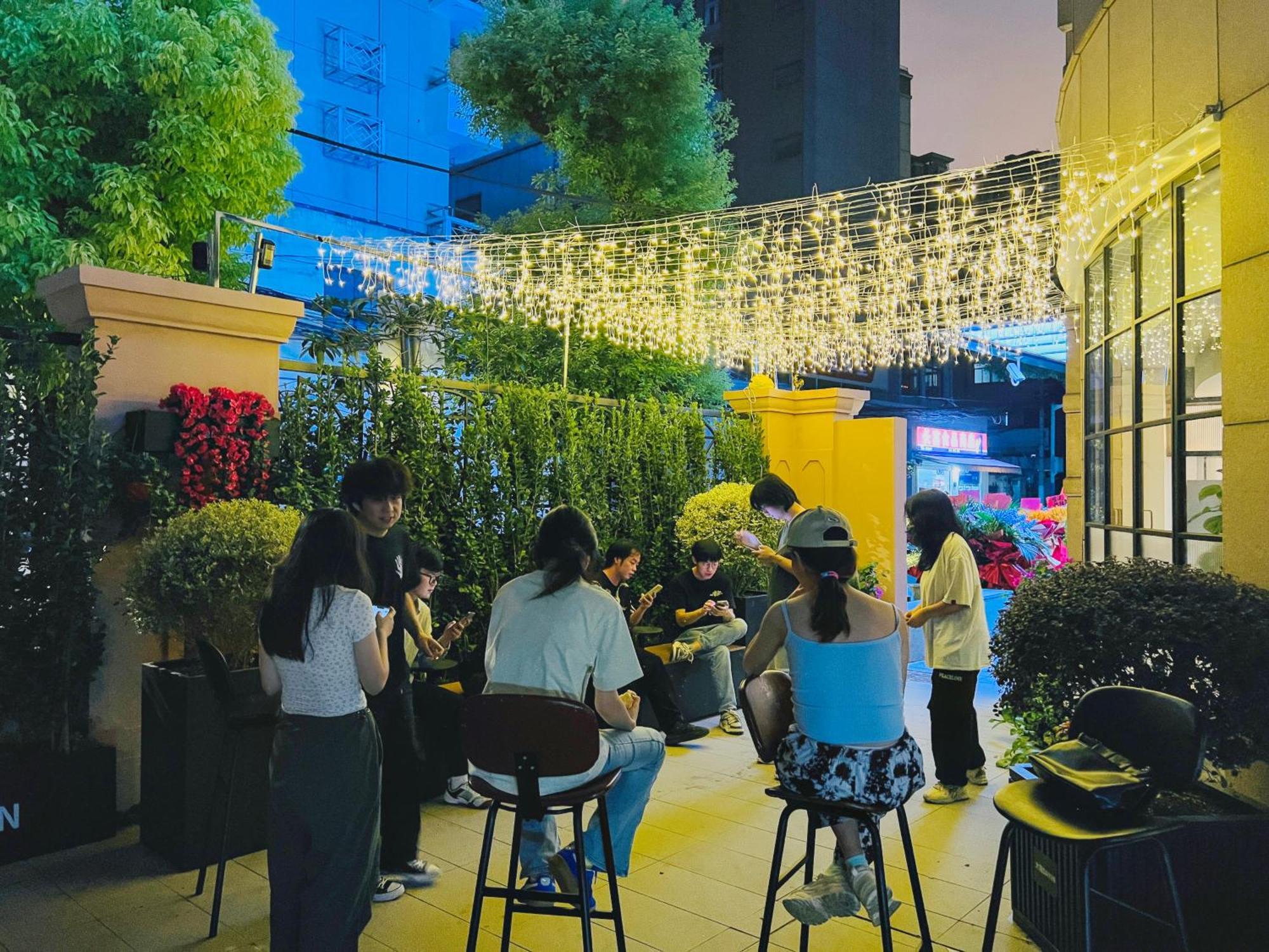 Dayin Garden Hotel -Near People'S Square & Nanjing Road-Large Social Area -Bar -Cafe -Gym -Free Laundry Luggage Storage -24H Front Desk-English Service Σανγκάη Εξωτερικό φωτογραφία
