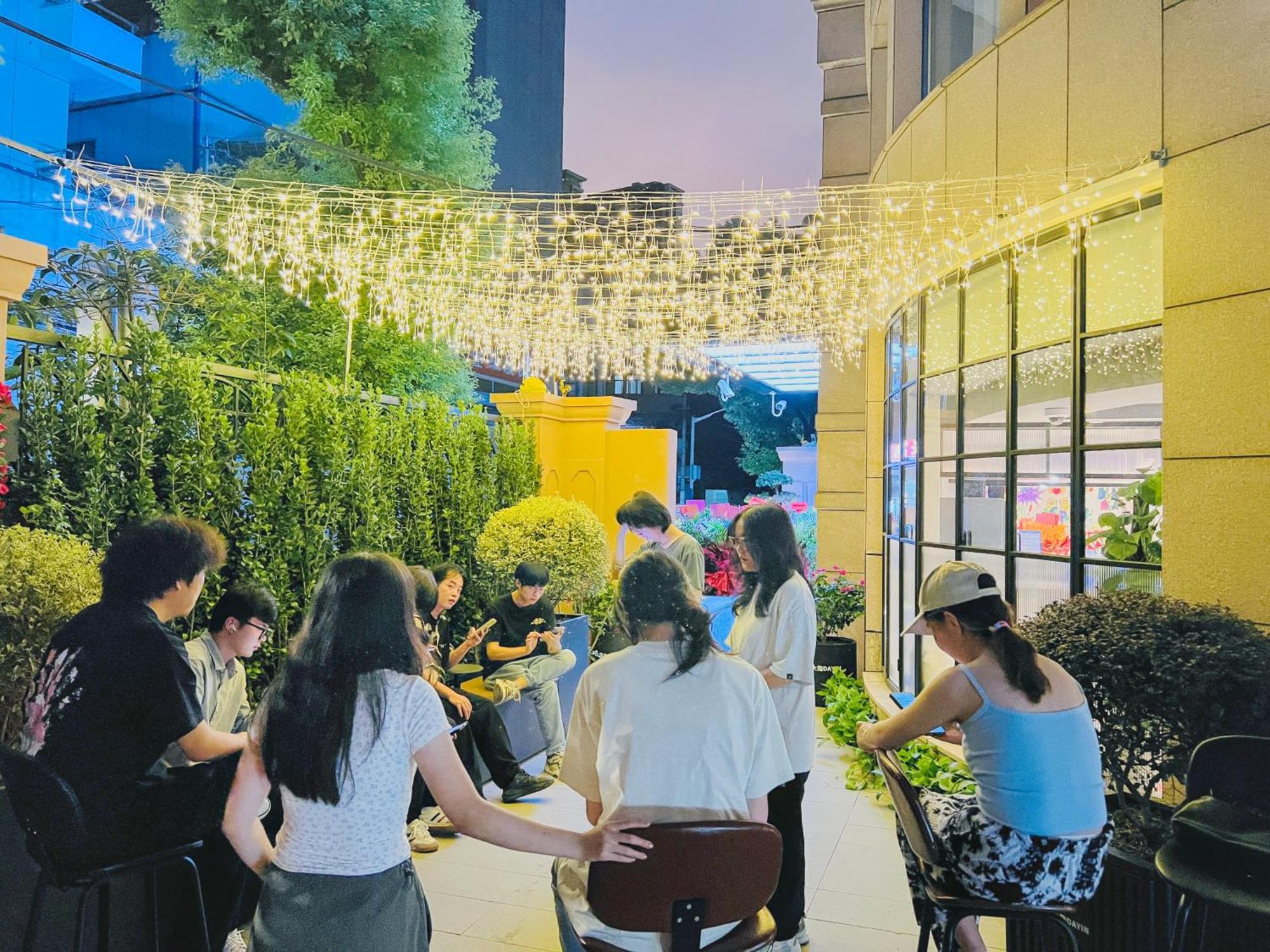 Dayin Garden Hotel -Near People'S Square & Nanjing Road-Large Social Area -Bar -Cafe -Gym -Free Laundry Luggage Storage -24H Front Desk-English Service Σανγκάη Εξωτερικό φωτογραφία