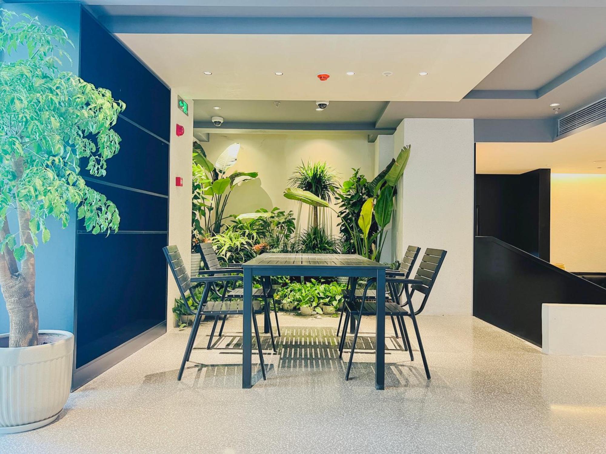 Dayin Garden Hotel -Near People'S Square & Nanjing Road-Large Social Area -Bar -Cafe -Gym -Free Laundry Luggage Storage -24H Front Desk-English Service Σανγκάη Εξωτερικό φωτογραφία