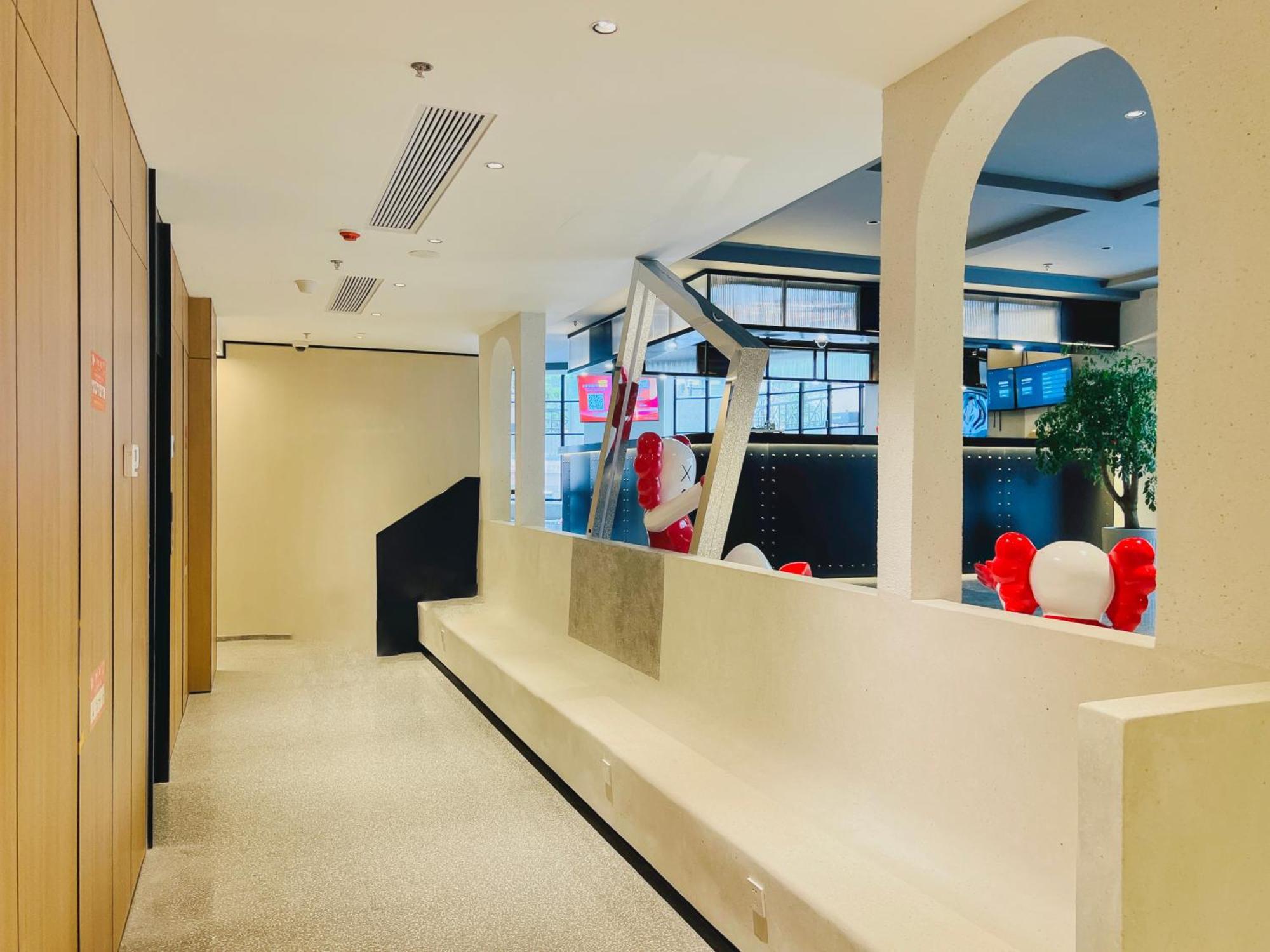 Dayin Garden Hotel -Near People'S Square & Nanjing Road-Large Social Area -Bar -Cafe -Gym -Free Laundry Luggage Storage -24H Front Desk-English Service Σανγκάη Εξωτερικό φωτογραφία