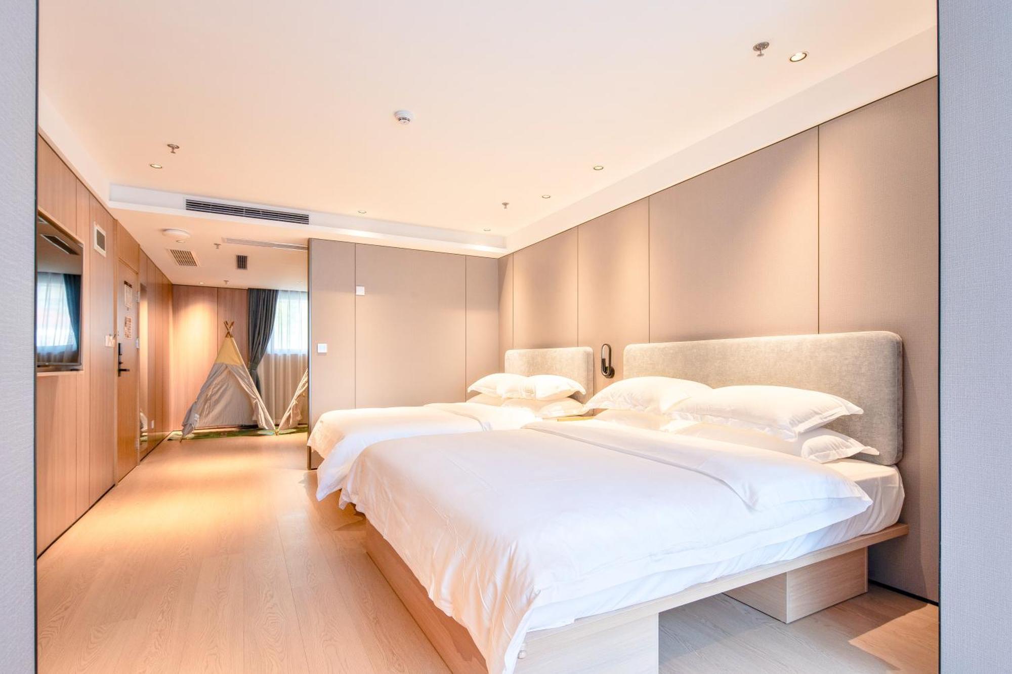 Dayin Garden Hotel -Near People'S Square & Nanjing Road-Large Social Area -Bar -Cafe -Gym -Free Laundry Luggage Storage -24H Front Desk-English Service Σανγκάη Εξωτερικό φωτογραφία